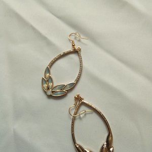 Elegant and eye-catching Rhinestone Teardrop earrings